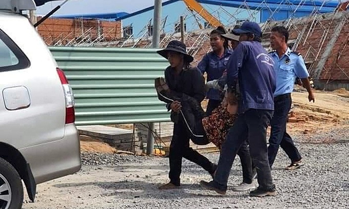 围墙越南同奈省江田工业区一围墙垮塌 致10人死亡 多人受伤