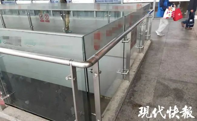 南京南站南京南站一男子坠落电梯身亡，警方通报