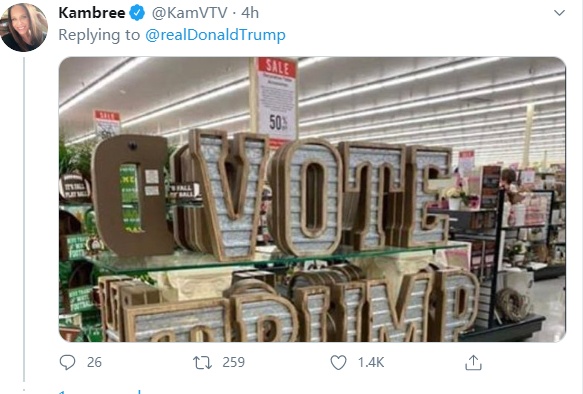 水军刚刚，特朗普竟用一个世界通用的贬义词，向他的水军致谢！