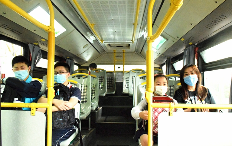 专车增加班次开启学生专车，巴士一公司护航学子出行