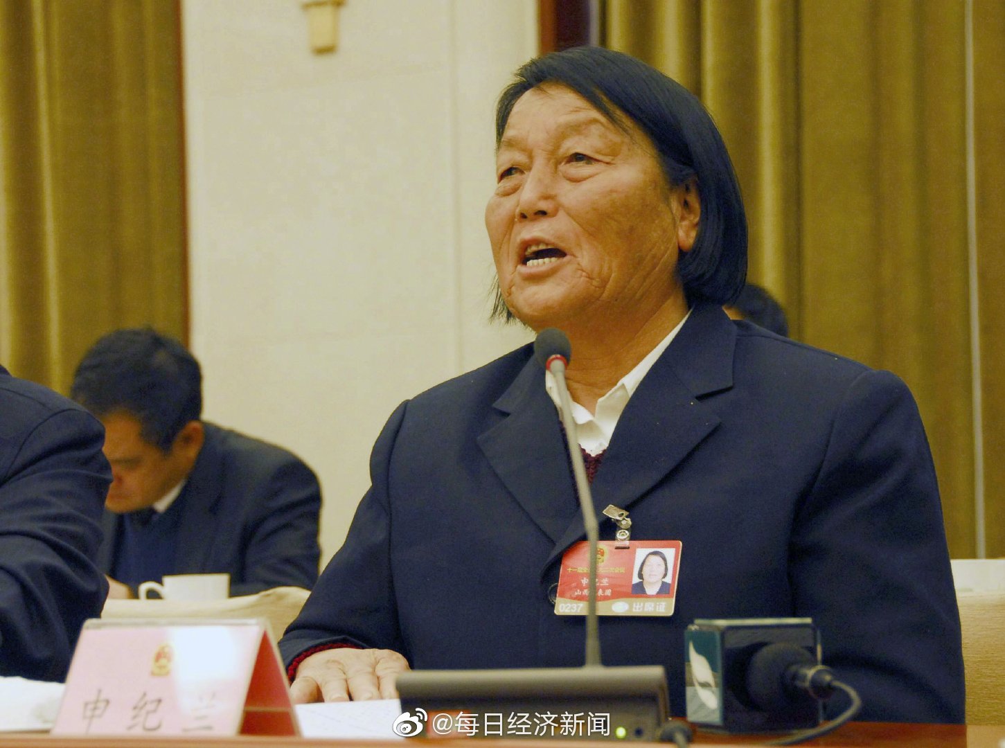 李子柒李子柒与袁隆平、冯巩居然共享了同一个身份！网友：次元壁碎了