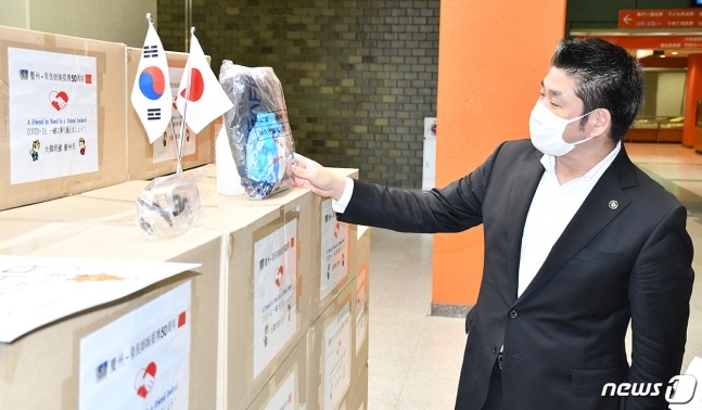 国际社会|惨！韩国市长捐日本抗疫物资被骂“卖国” 8万人请愿促其下台