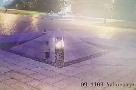 国际社会|恶劣!俄罗斯3人在烈士墓长明火上烤串 1名男子被捕(图)