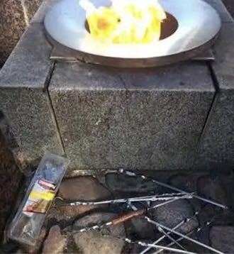 国际社会|恶劣!俄罗斯3人在烈士墓长明火上烤串 1名男子被捕(图)