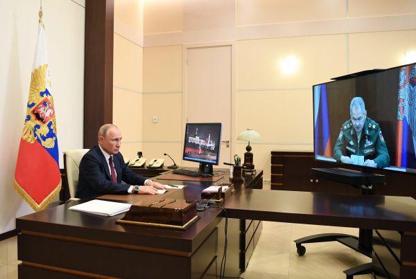 克里姆林宫|普京结束自我隔离重返克里姆林宫,然后做了一个重大决定