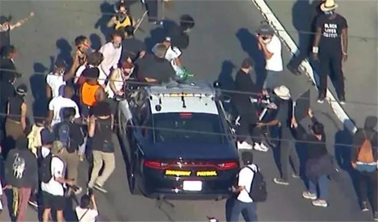 美国警察|“我喘不上气”,美国黑人遭白人警察锁喉致死引发大规模抗议