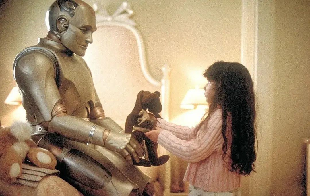 威尔·史密斯主演的《我,机器人》是普通观众更熟悉的作品,影片