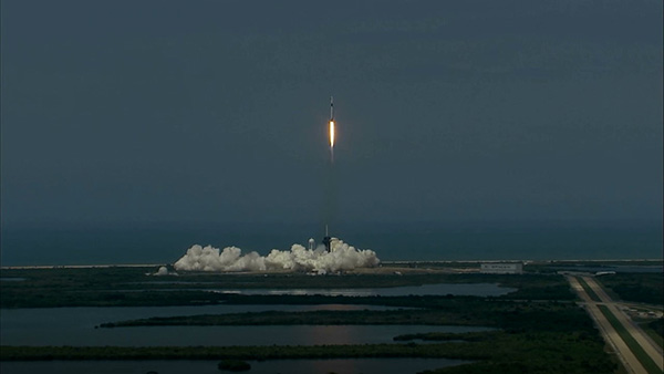 飞船|美国SpaceX载人龙飞船发射成功