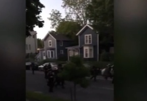 国际|美国国民警卫队及警方向居民发射标记弹