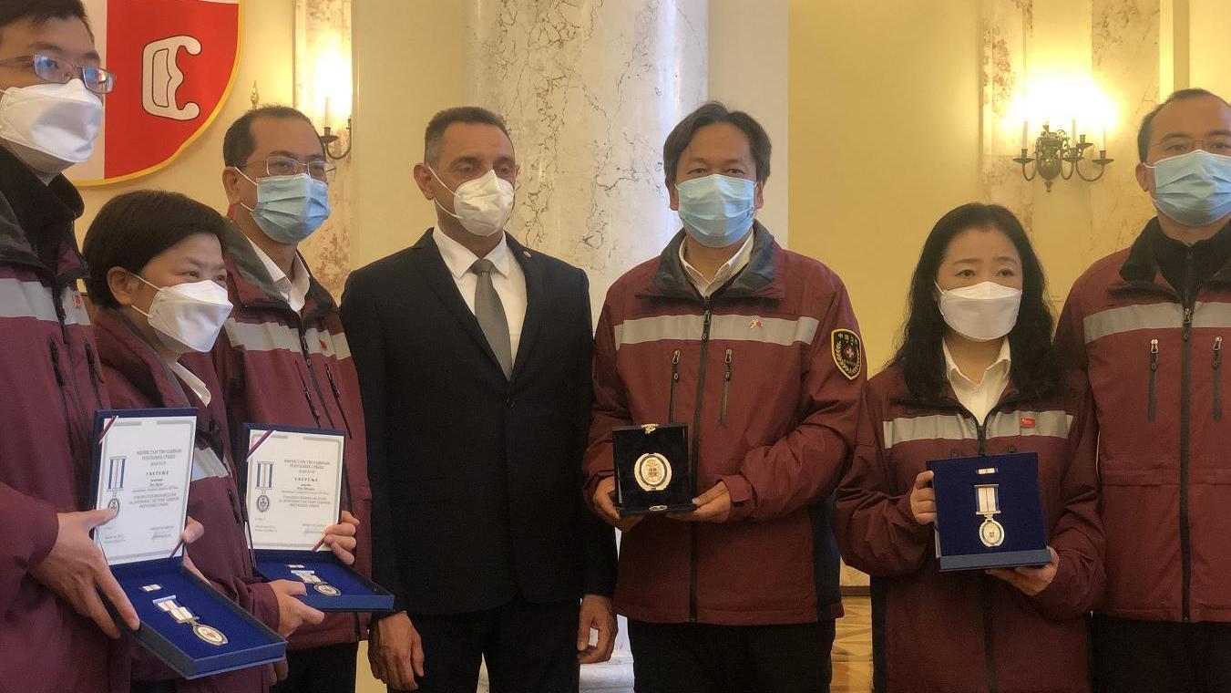 国防部|?塞尔维亚国防部为中国3名轮换抗疫专家授勋