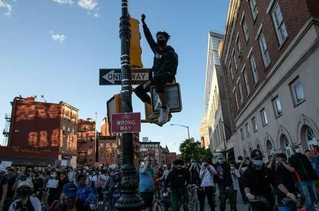 白宫|示威之“火”继续蔓延 美国防部调兵增援白宫