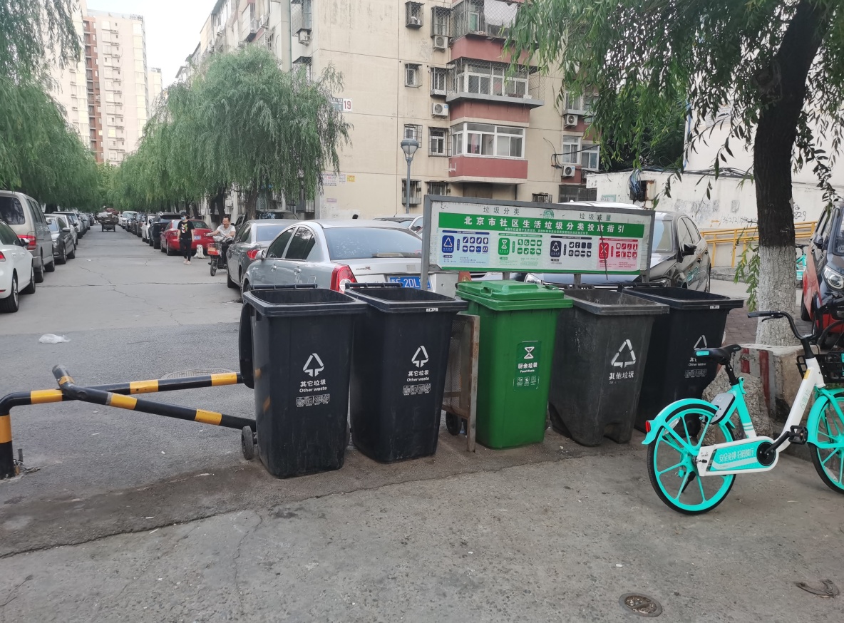 消防通道|记者多个小区探访发现，对消防隔离桩来次大清查很有必要