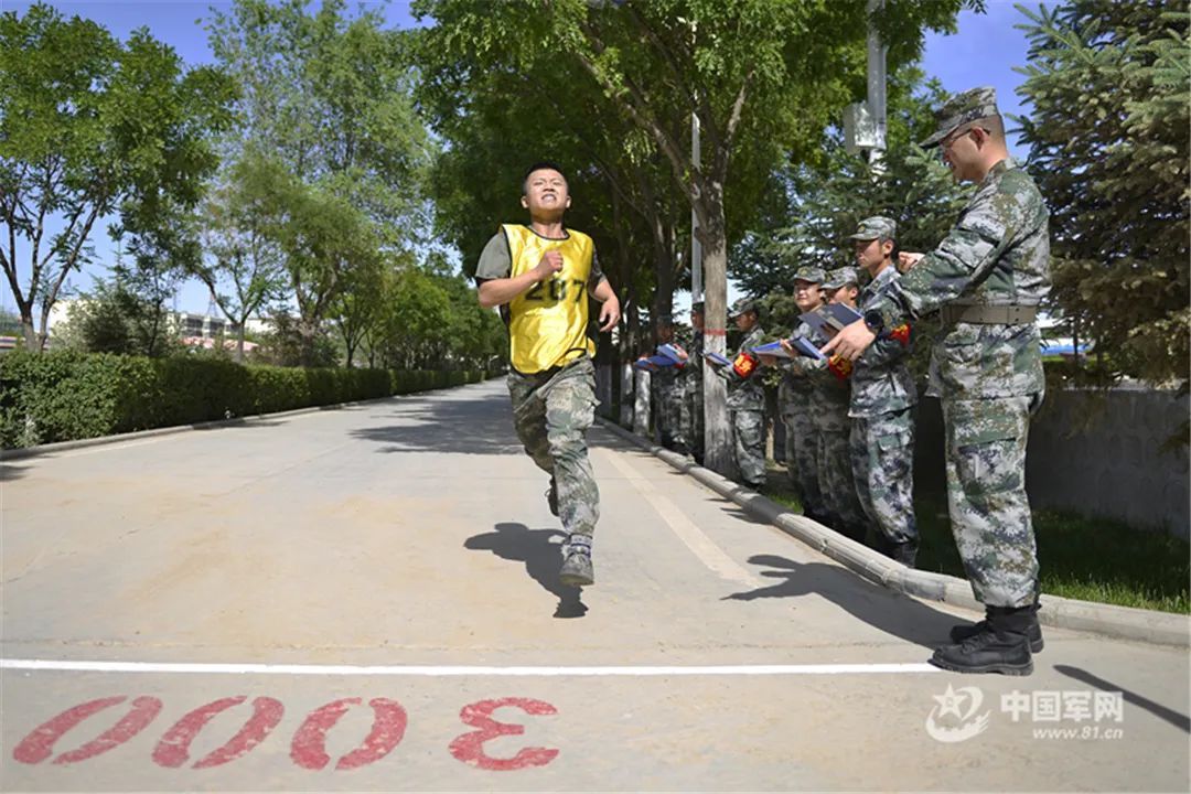 陆军|奋斗吧，青春！直击西部战区陆军2020士兵招生军事共同课目考核现场