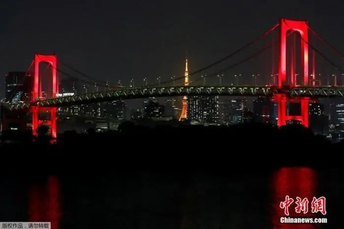 疫情|美国新冠肺炎确诊近190万例，世卫建议拥挤环境戴口罩