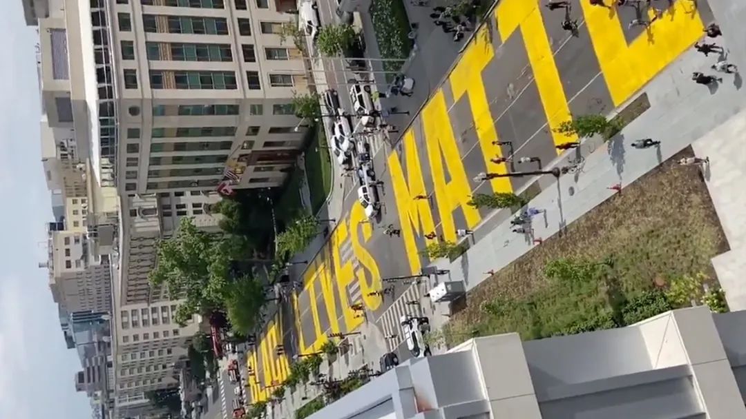 华盛顿|华盛顿女市长和特朗普“正面刚”，直接对白宫门前的马路下手