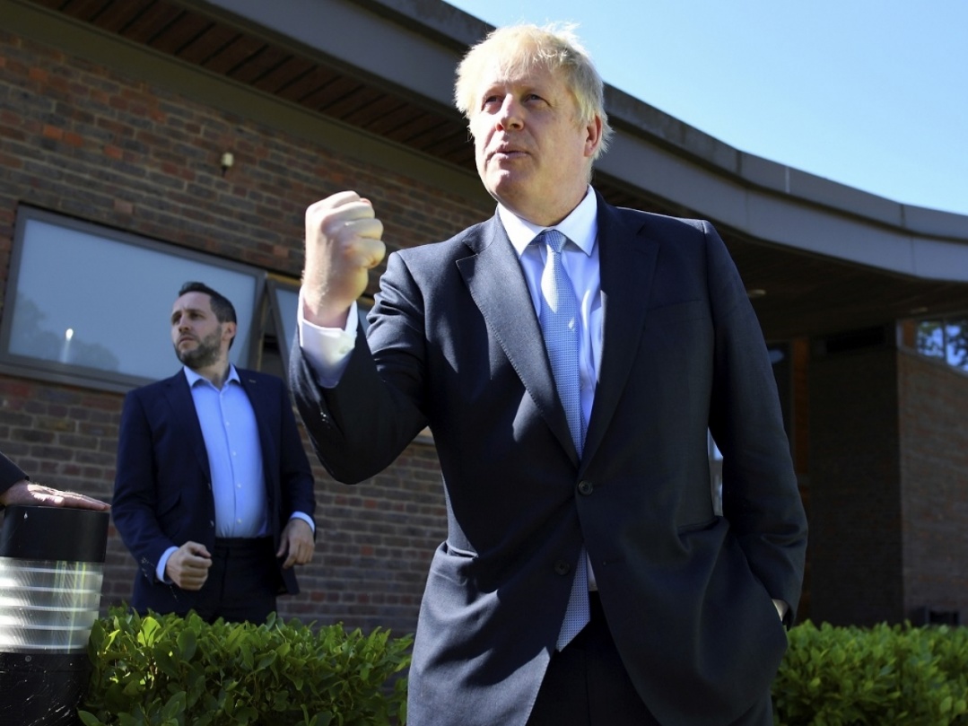 国际社会|轮到自己头上,英国终于不装了