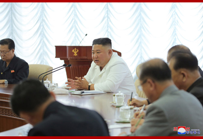 时政|?朝鲜劳动党举行第七届中央委员会第十三次政治局会议