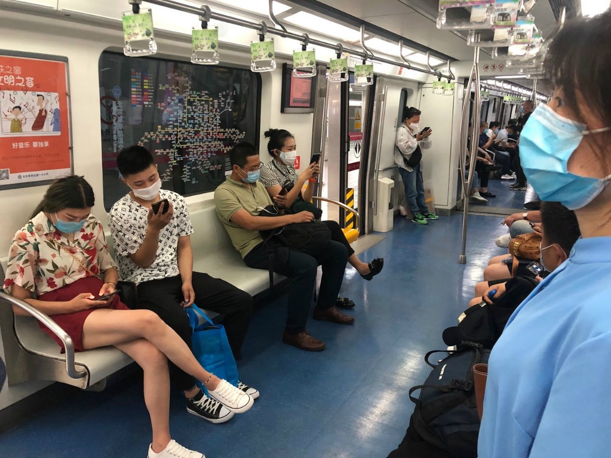 口罩|口罩戴,岗亭在!防控降级气温升级,北京防疫没松劲儿