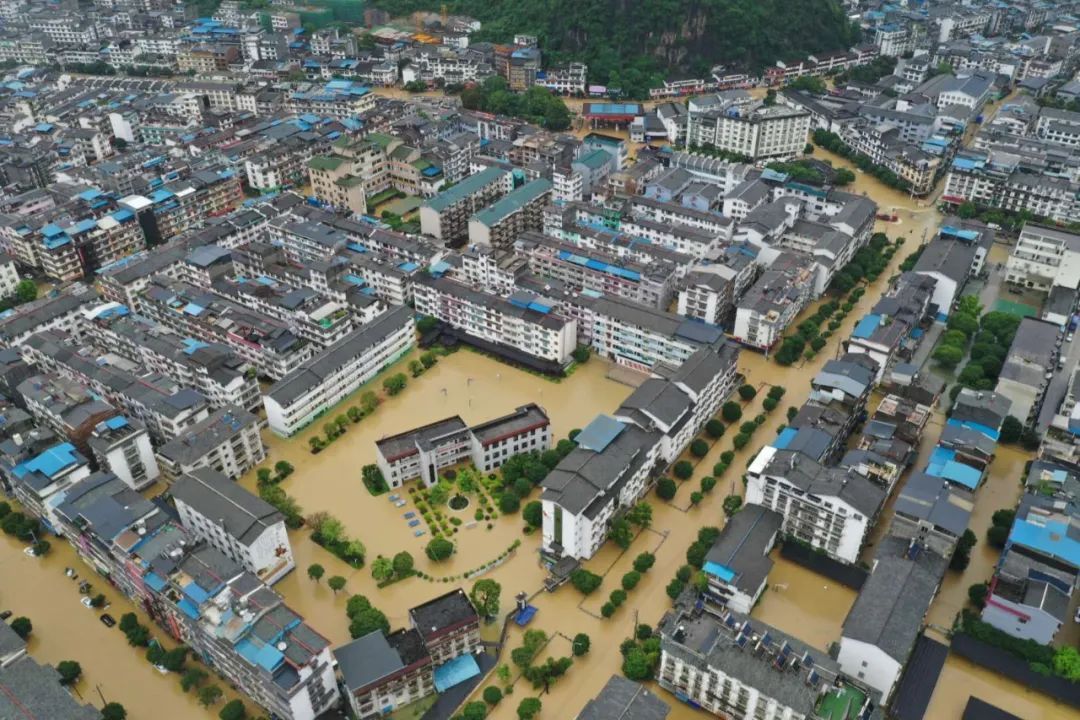 南方暴雨|南方暴雨破纪录，已有262.7万人次受灾！未来10天仍 ……