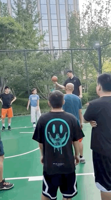 姚明|“不懂球的胖子”姚明上热搜！网友评论亮了……