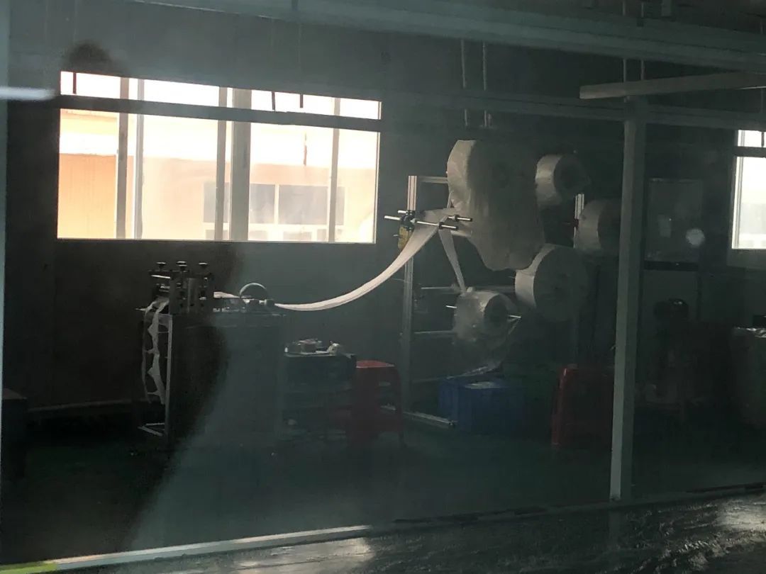 口罩|疯狂的口罩机:从“印钞机”到一堆“废铁”