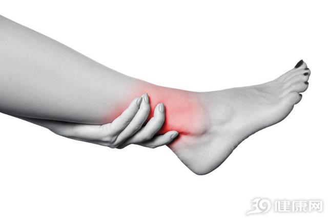 腿部水肿是疾病预警医生有这些表现尽快检查有血栓了