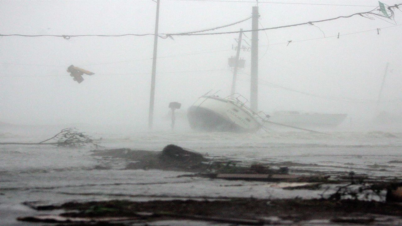 大西洋|飓风季碰撞新冠疫情 美国民众两难之下如何“避难”?