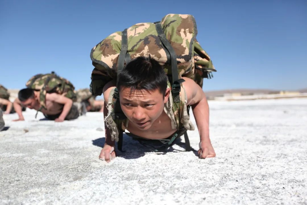 特战|熄灯号丨一日特战人，终身特战魂