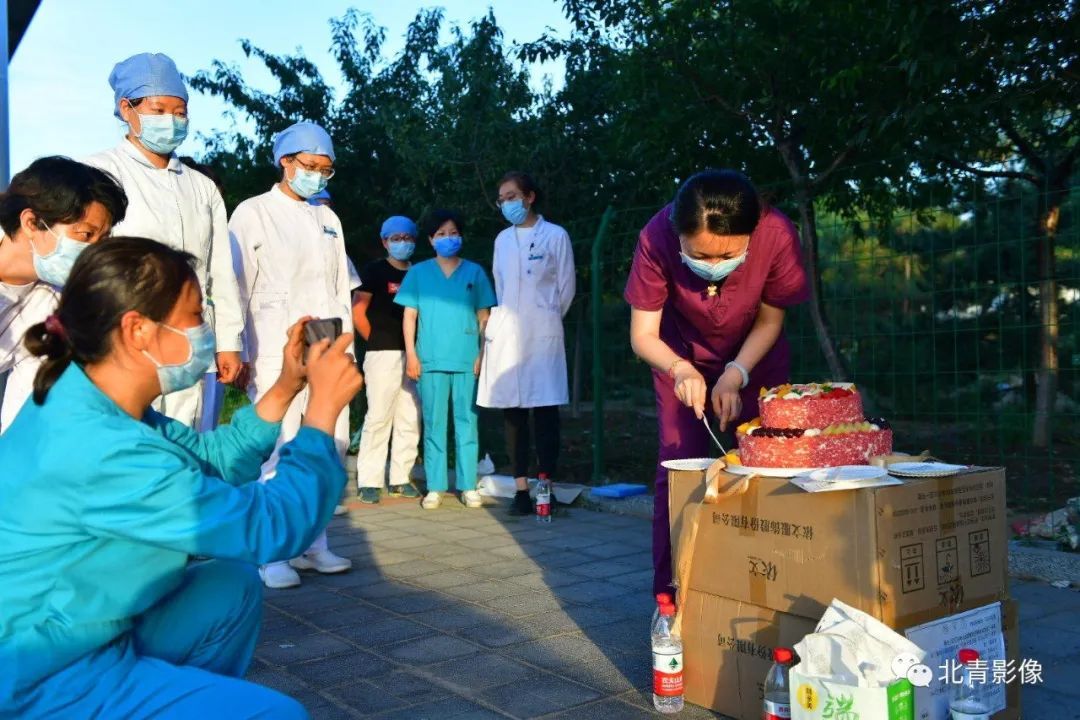 地表温度|地表温度40℃！“全副武装”的他们竟排查了北京近20万人