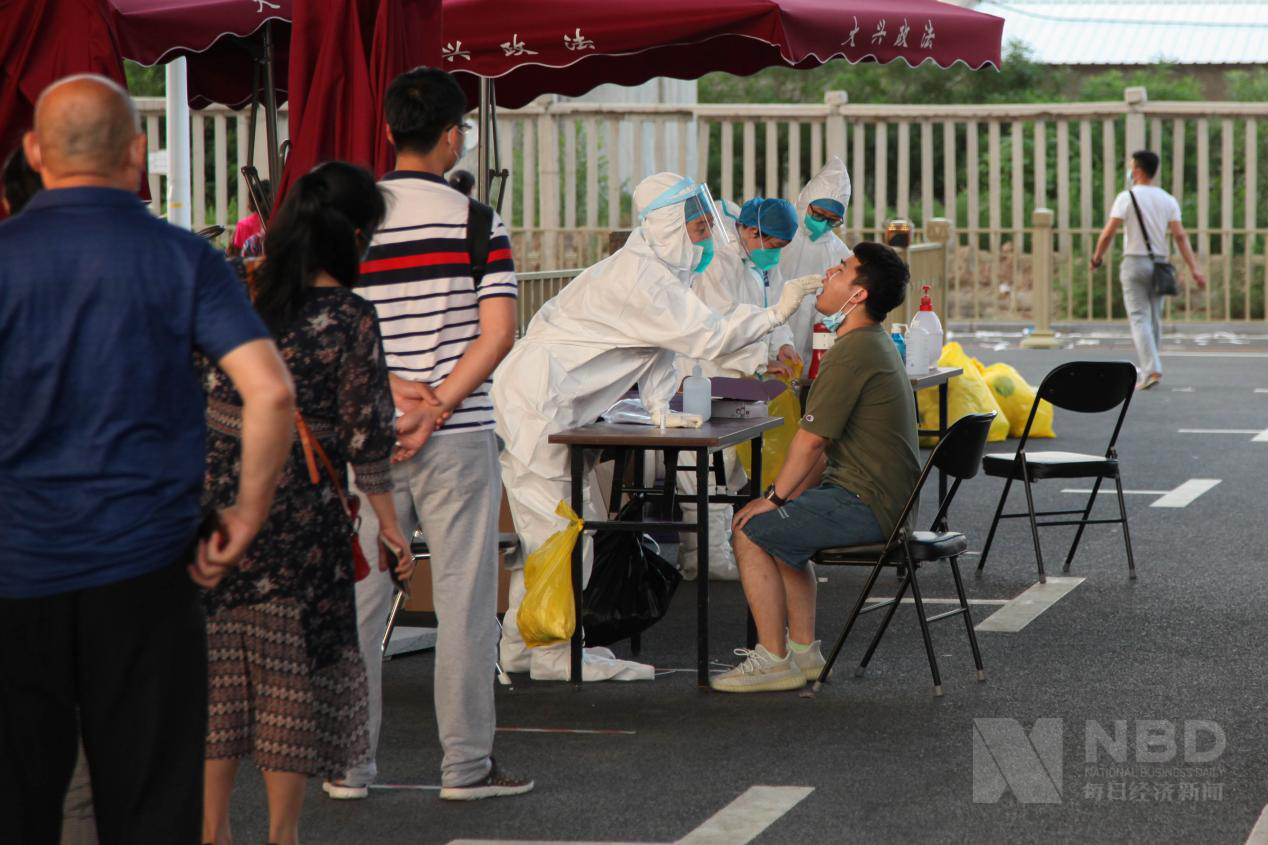 |图集 | 咽拭子样本10秒采集 北京大兴区部分社区免费核酸检测