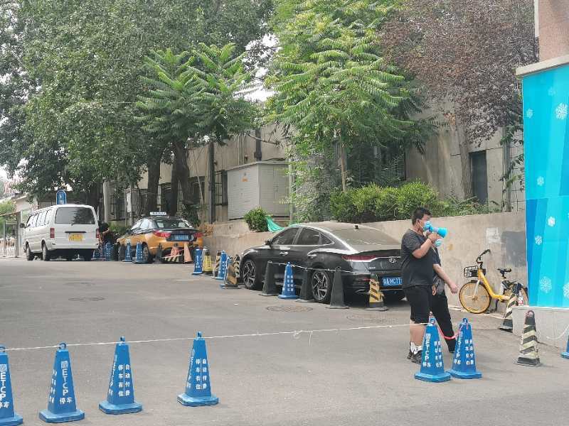 社会|每日出入新发地谋生的人