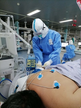 |深夜，他看到老爸的一条朋友圈……