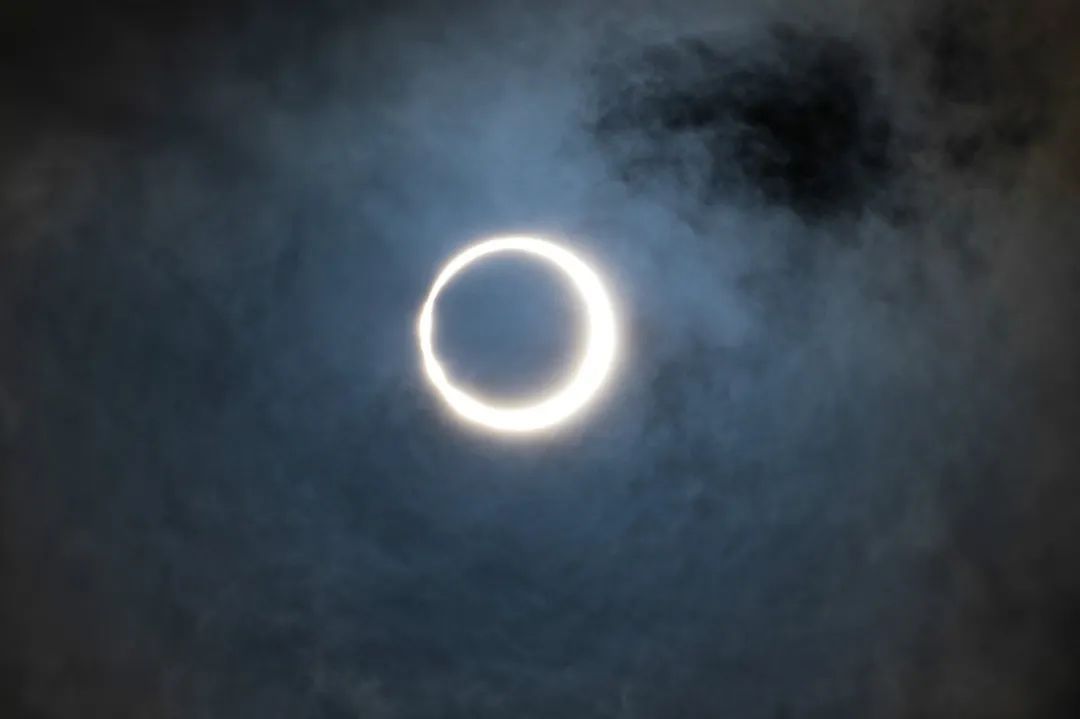 日食|高清大图！金边日食高光时刻