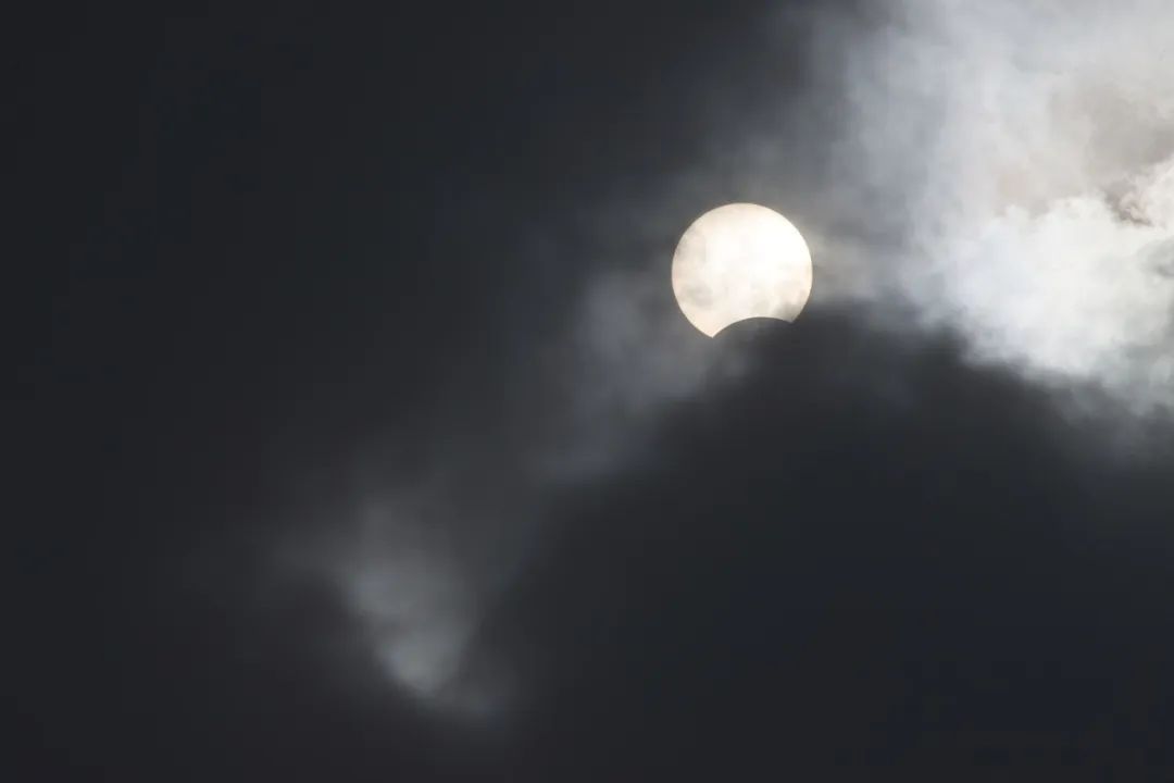 日食|高清大图！金边日食高光时刻