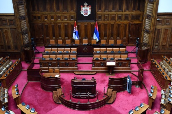 央视新闻|塞尔维亚举行议会选举 21个政党竞争250个议会席位