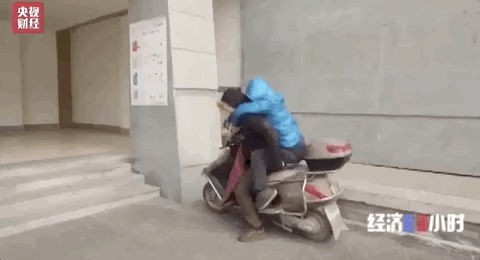 社会|因为这两个字, 他愿倾尽所有……