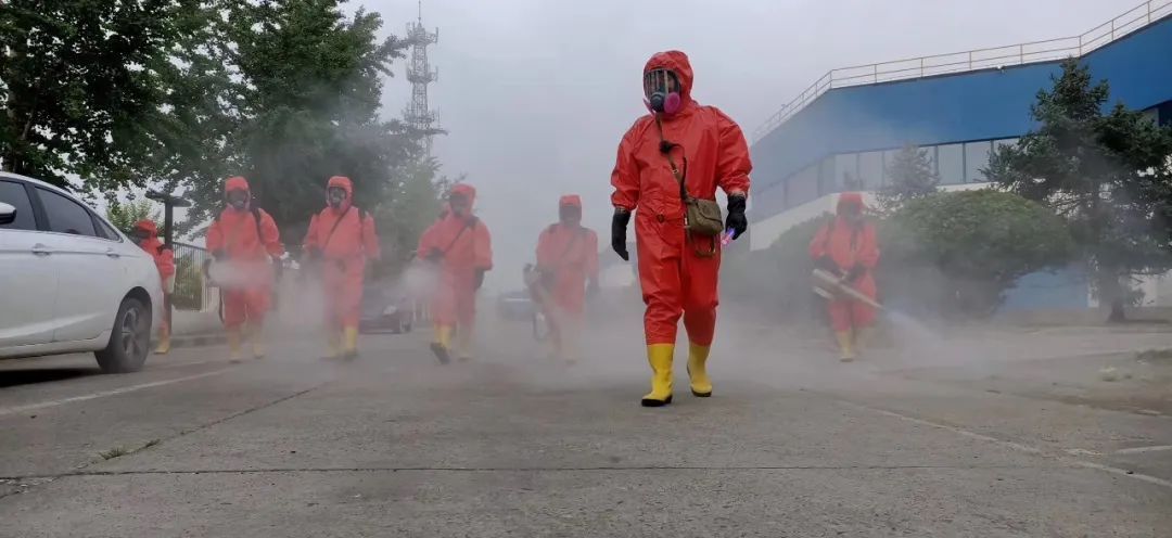 防化服|脱下防化服倒出2斤汗水！这些消杀“战士”太辛苦了