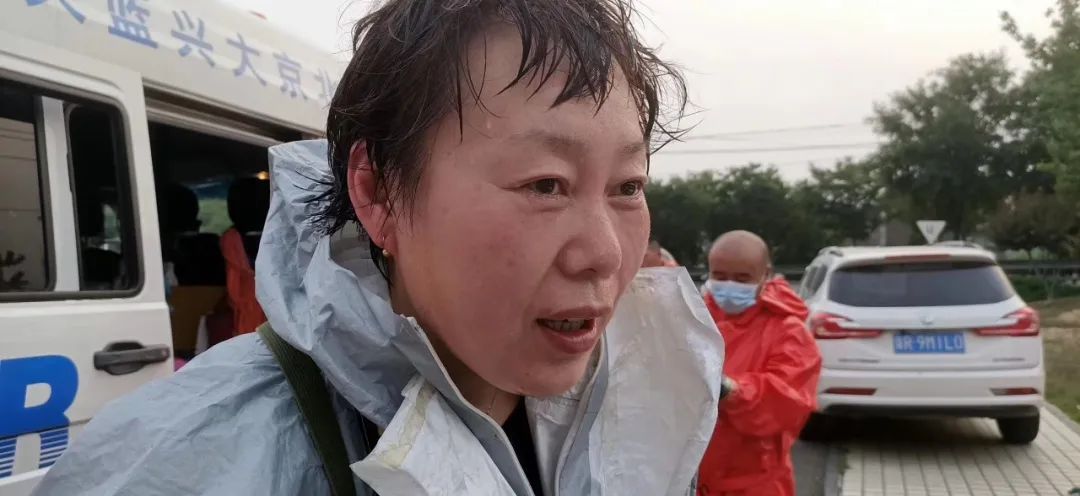 防化服|脱下防化服倒出2斤汗水！这些消杀“战士”太辛苦了