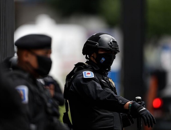 墨西哥城警察局长遇袭受伤 警方抓获12名袭击者