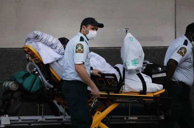 央视今日亚洲|单日新增超5万！特朗普改口支持戴口罩