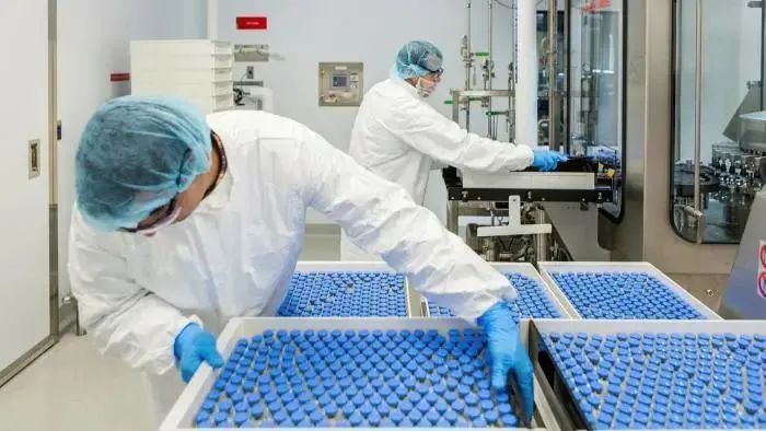 央视今日亚洲|单日新增超5万！特朗普改口支持戴口罩