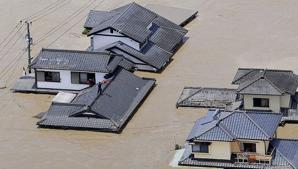 央视新闻|熊本县持续暴雨引发泥石流，已致5人死亡16人心肺停止