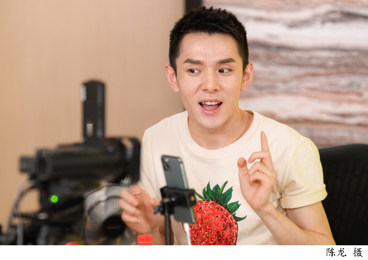 互联网|互联网营销师、在线学习服务师等九种新职业公布，李佳琦们“转正”了！