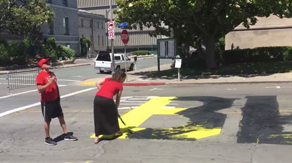 国际社会|美国两名白人破坏“黑人的命也是命”字样 当地警方紧急通缉