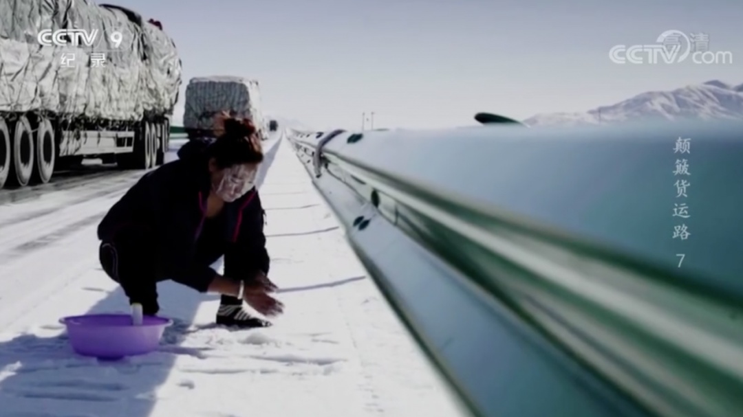 视觉志|那些睡在车里不回家的人，秘密都被拍下来了