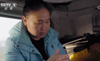 视觉志|那些睡在车里不回家的人，秘密都被拍下来了