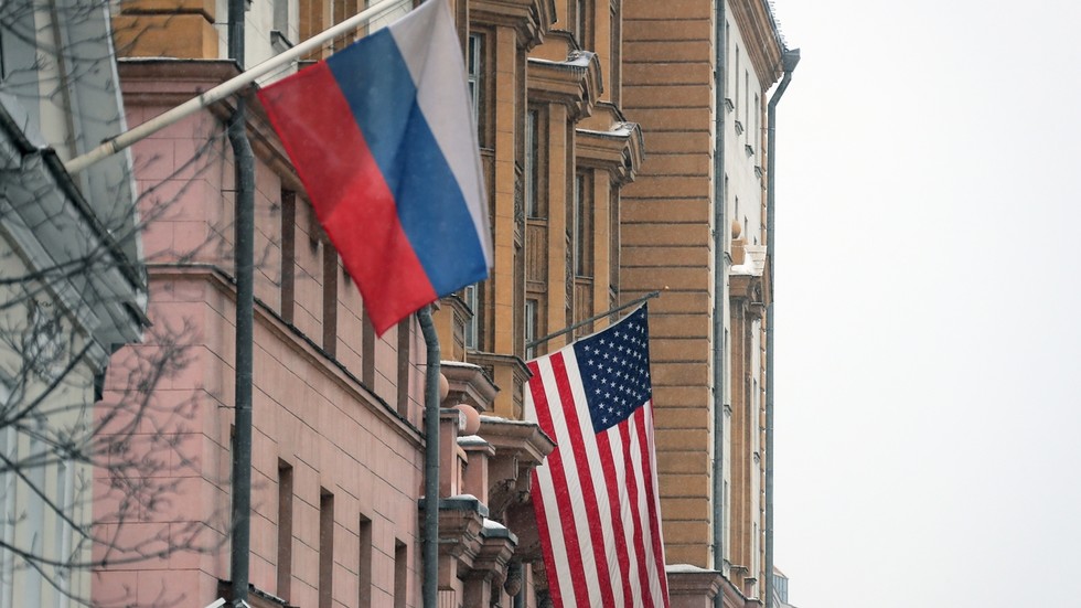 文汇报|俄30岁航天局局长顾问疑被北约收买遭逮捕；美借机指责，俄回应“管好自己的事”