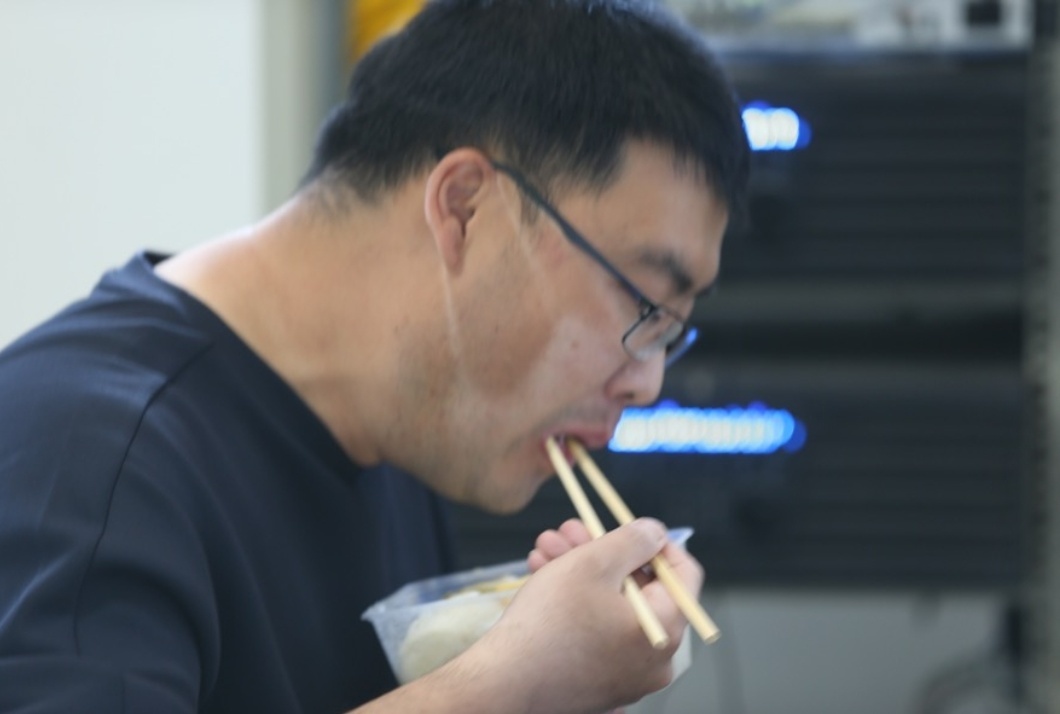 口罩|“口罩脸”“小黑手”“手表印”……这是最美战疫“勋章”
