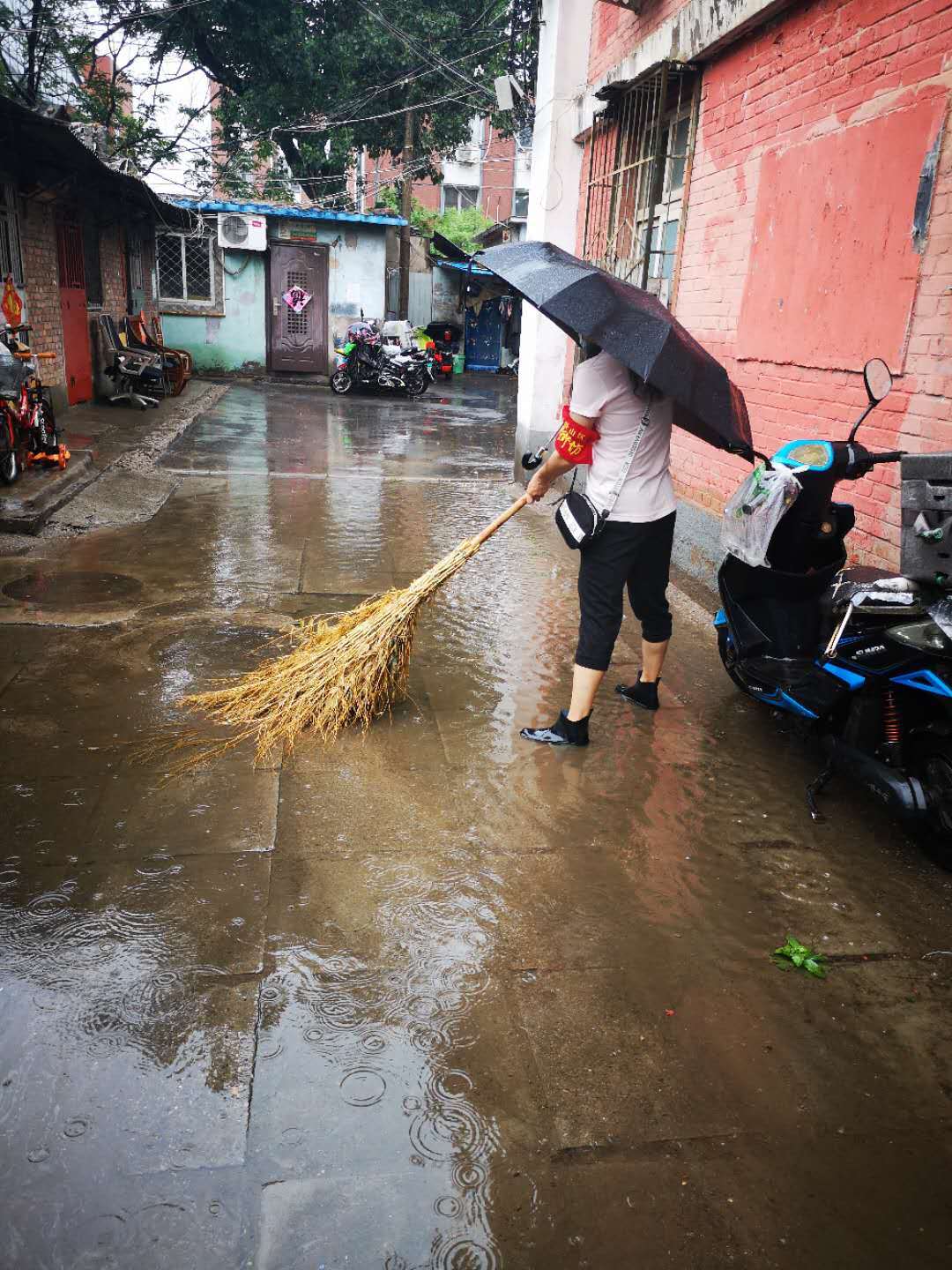 八角|石景山区八角街道派专人保障平房防汛安全