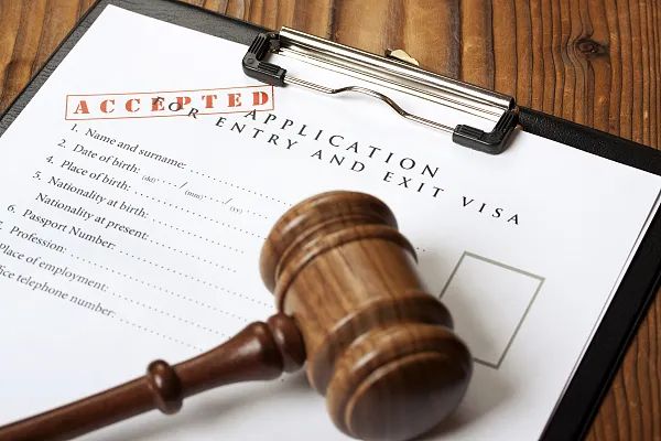 参考消息|美政府拟定新规 移民又成替罪羊